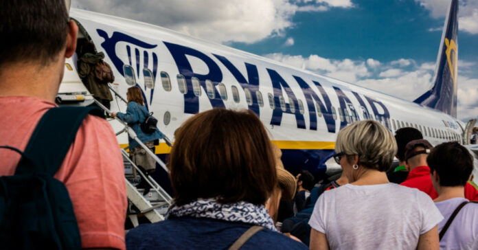Ταξιδιώτες με Ryanair