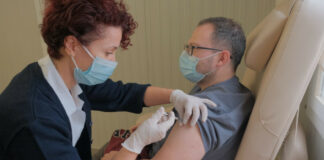 Εμβολιασμός νοσηλευτικού προσωπικού στο ΕΛΠΙΣ