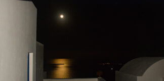 Φεγγάρι στο καταχείμωνο