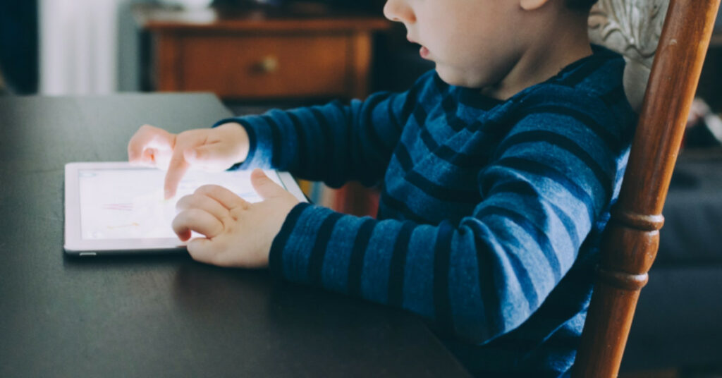 ฮ ฮฑฮนฮดฮฏ ฮผฯฯฮฟฯฯฮฌ ฮฑฯฯ ฯฮฌฮผฯฮปฮตฯ